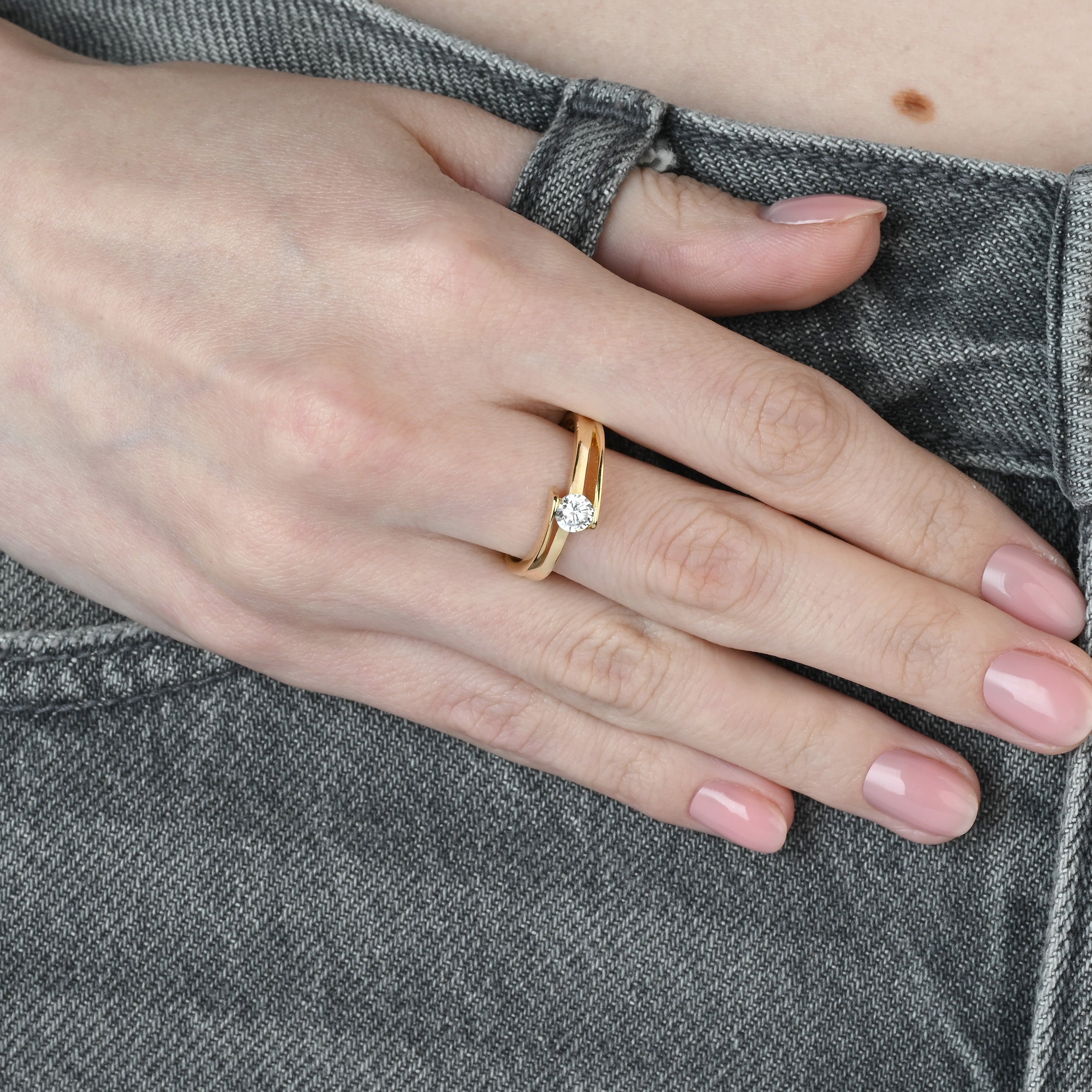 Valoria Solitaire Ring