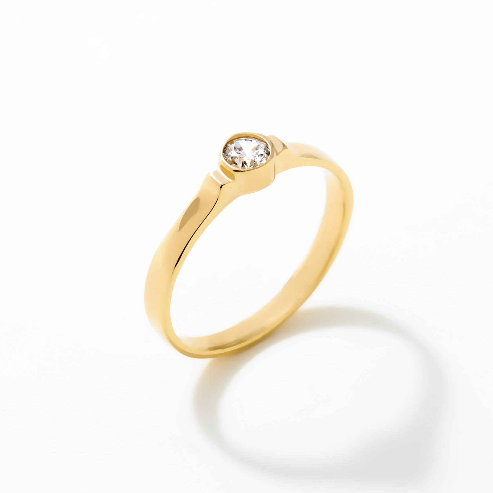 Neight Solitaire Ring