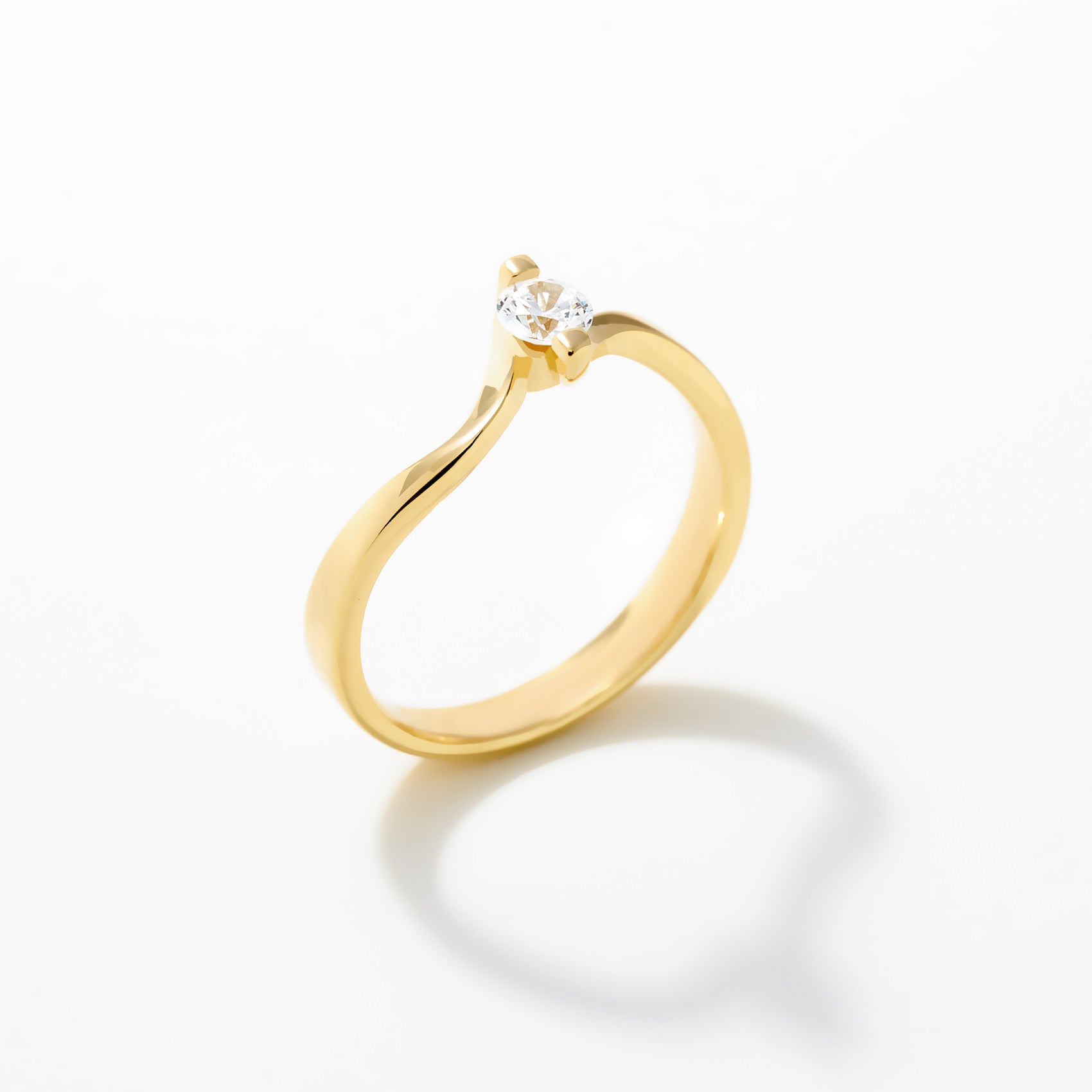 Nami Solitaire Ring