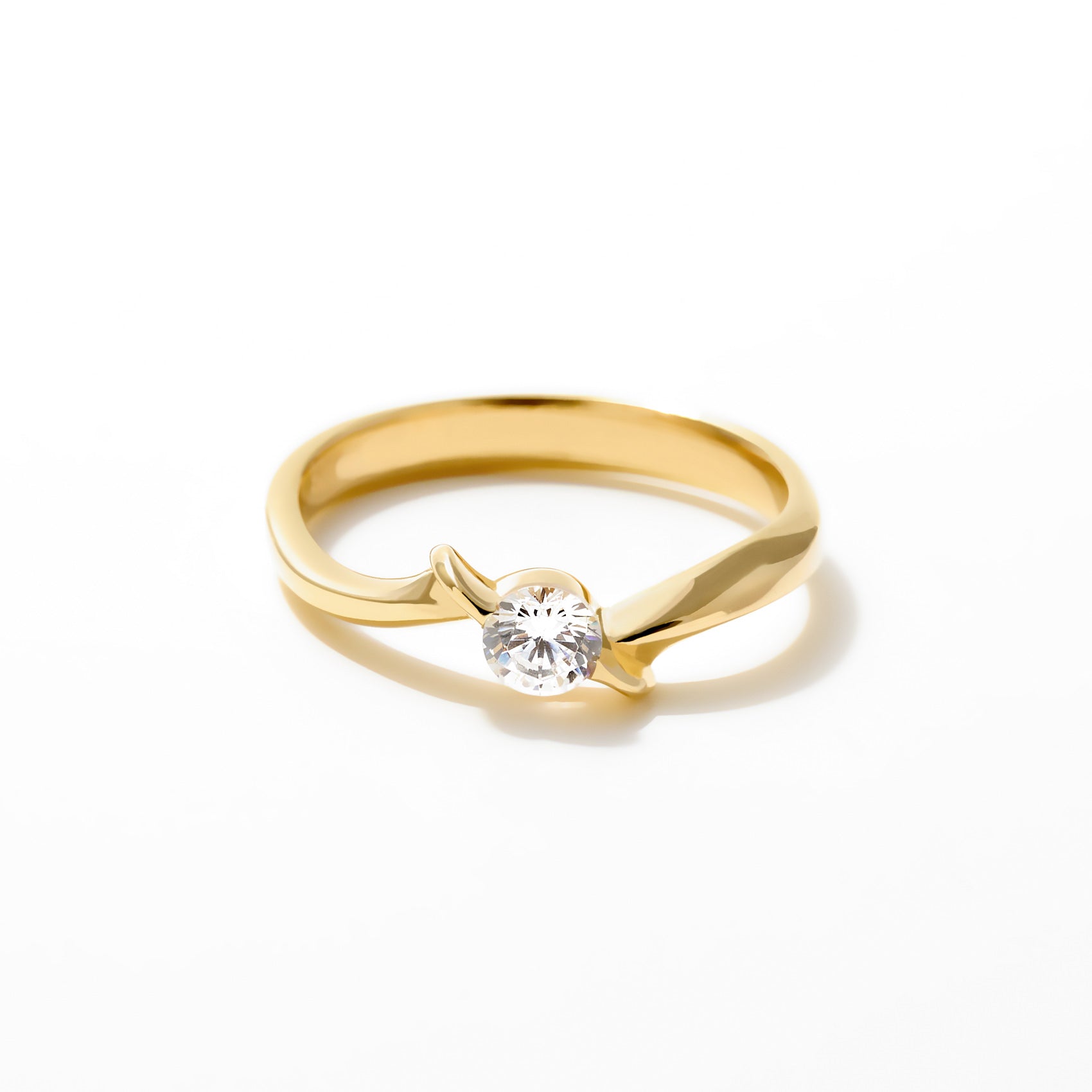 Robin Solitaire Ring