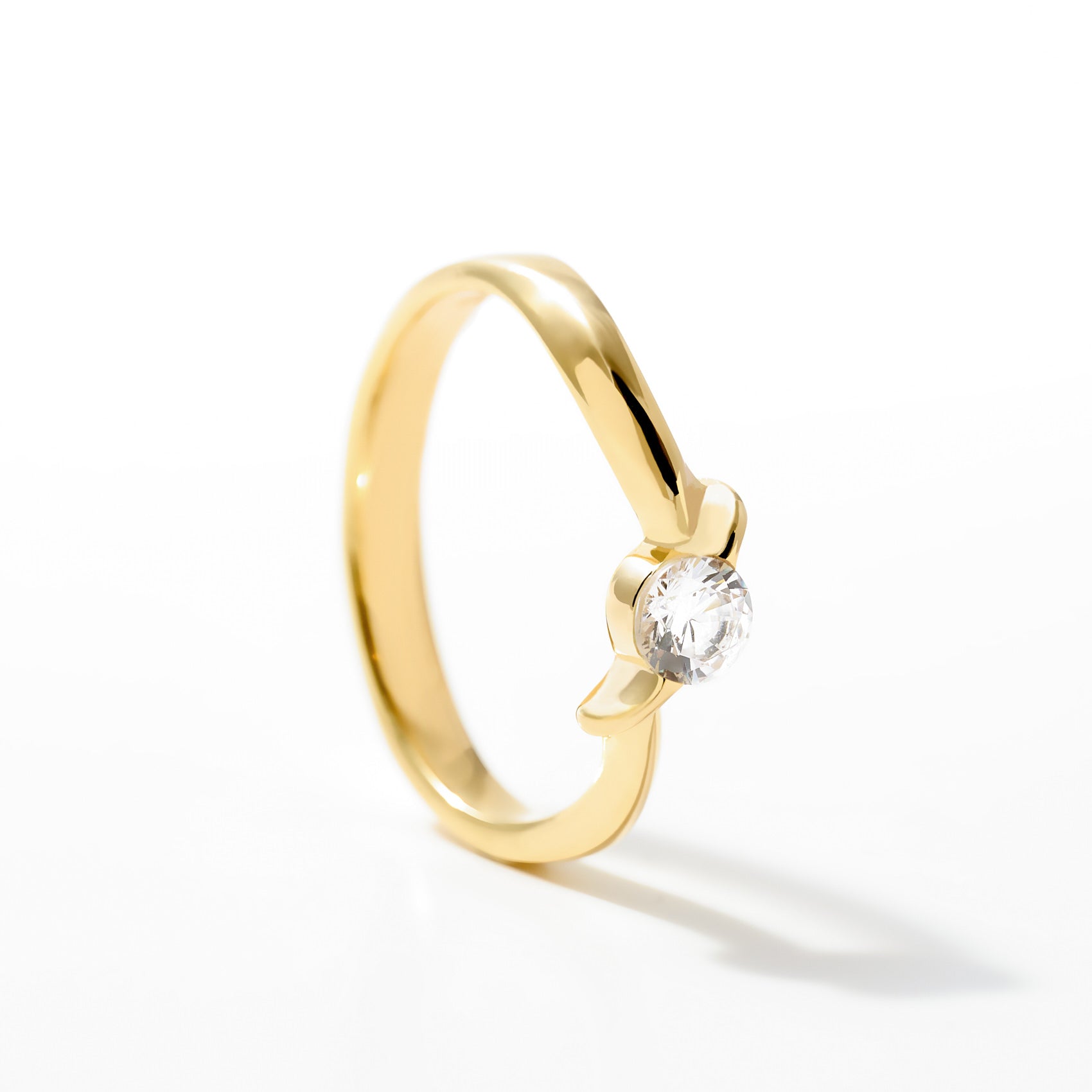 Robin Solitaire Ring