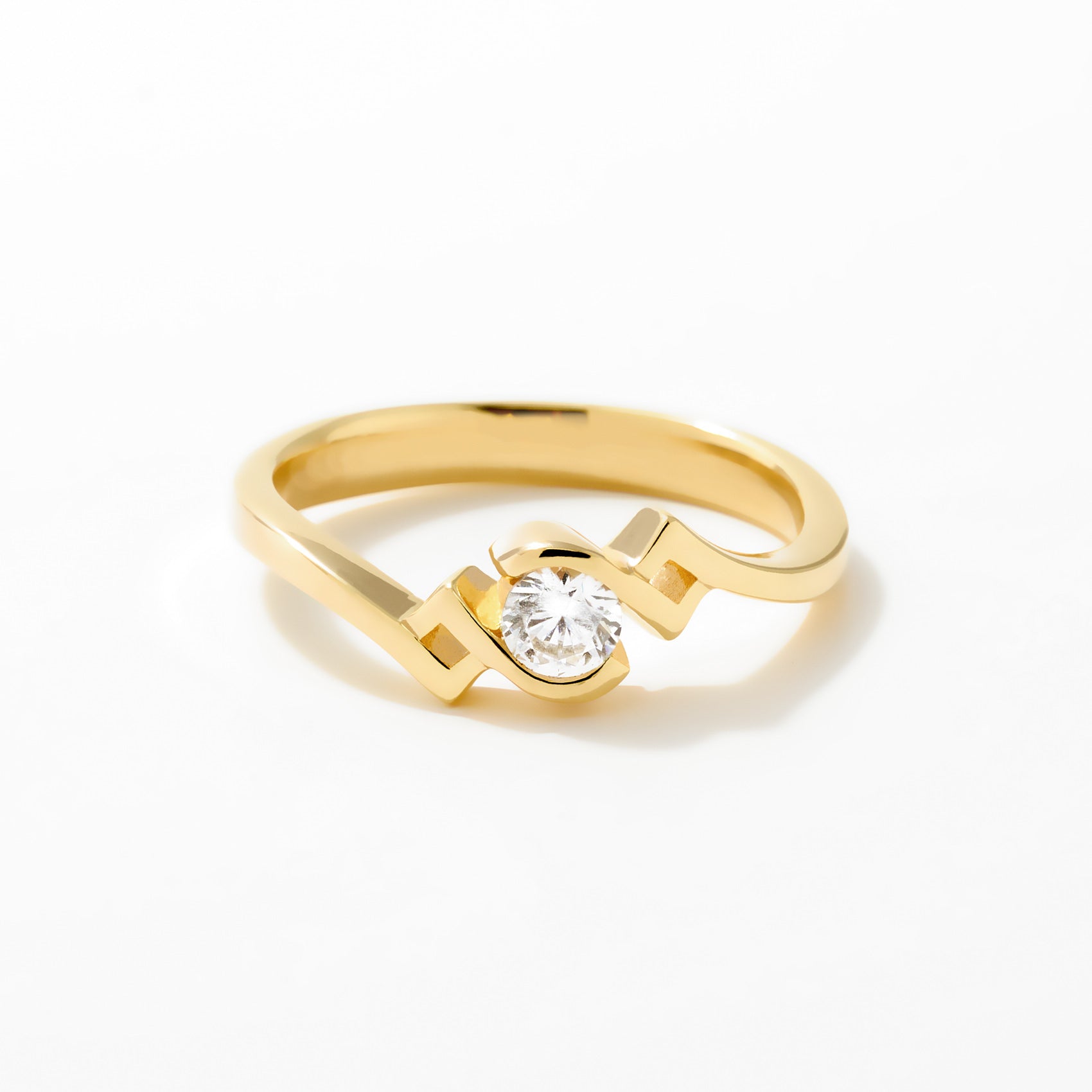 Luz Solitaire Ring