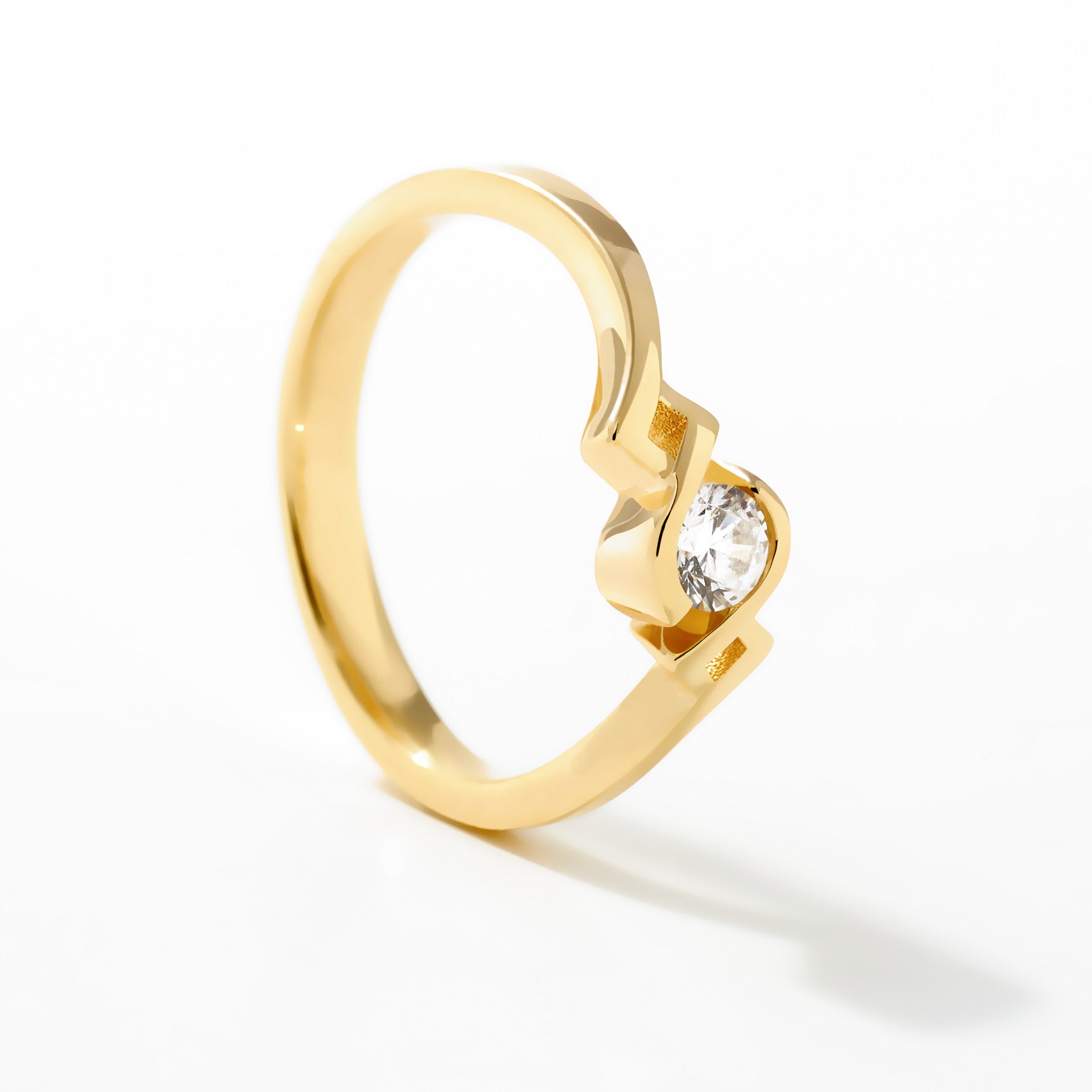 Luz Solitaire Ring