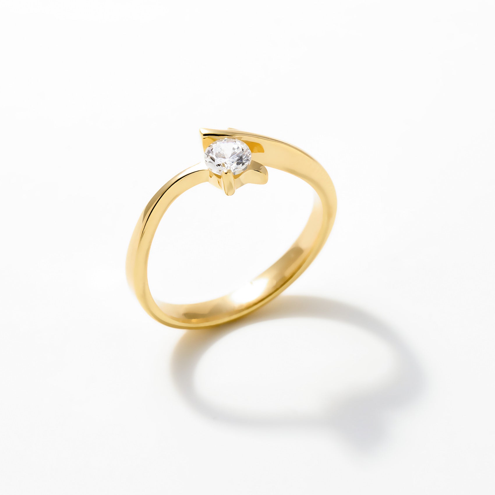 Elara Solitaire Ring