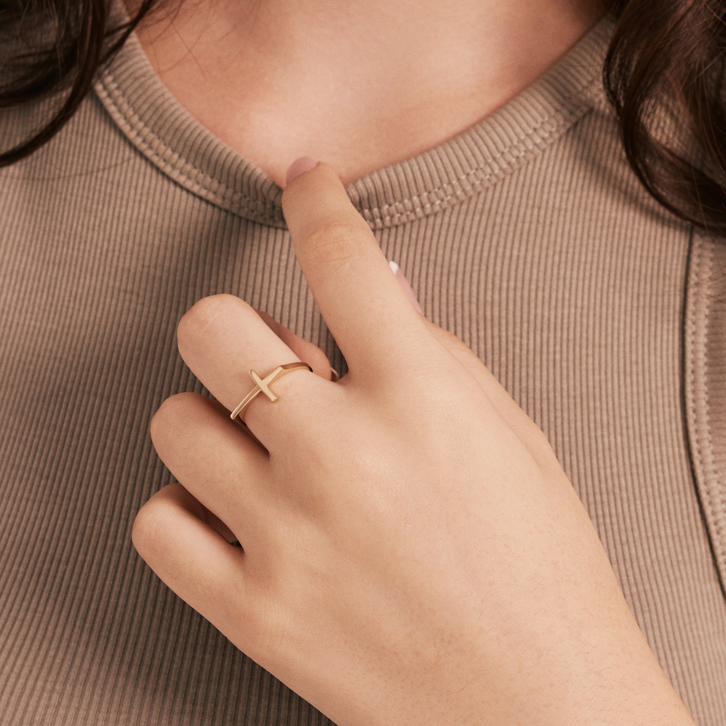 Minimalist Cross Band Ring in 14K Gold