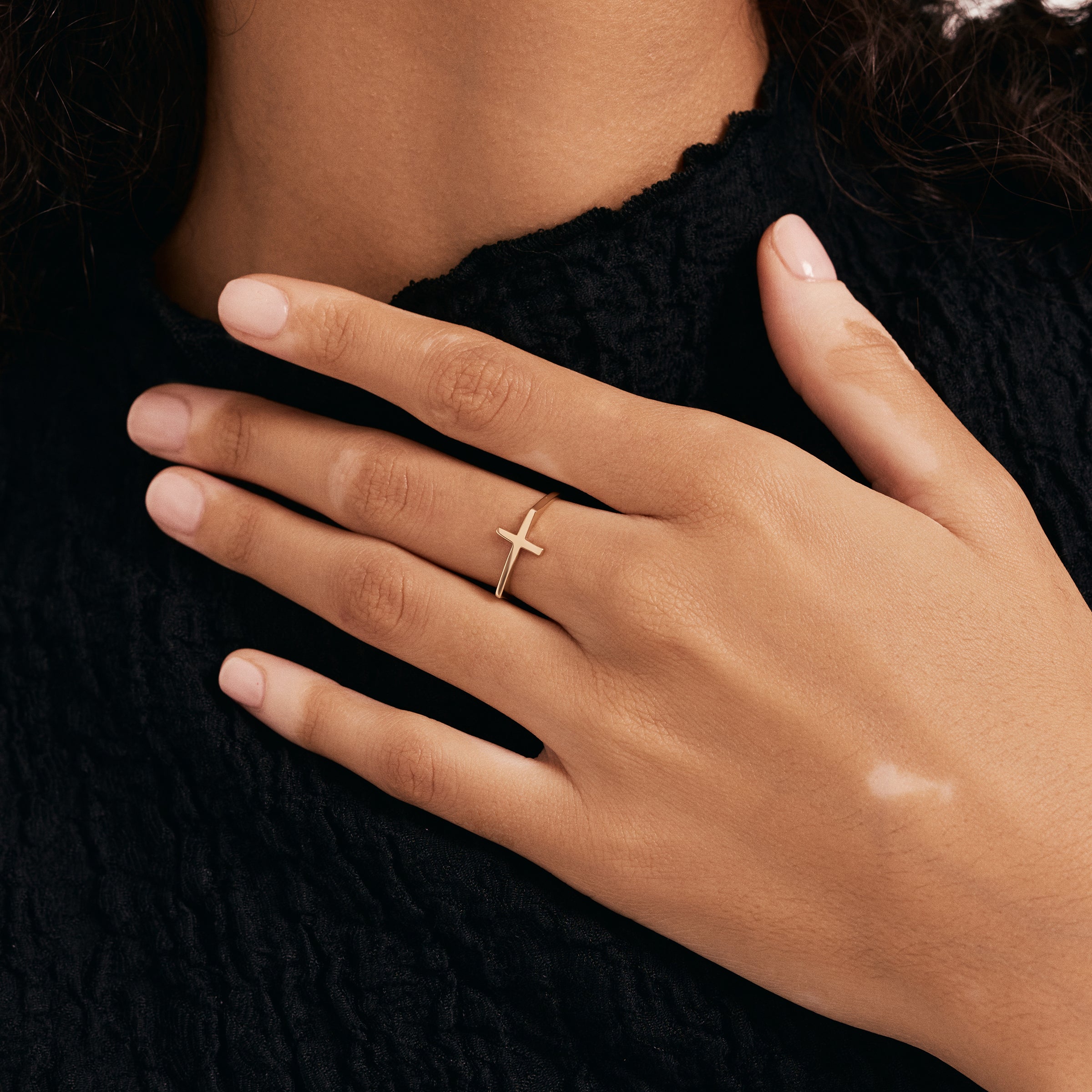 Minimalist Cross Band Ring in 14K Gold