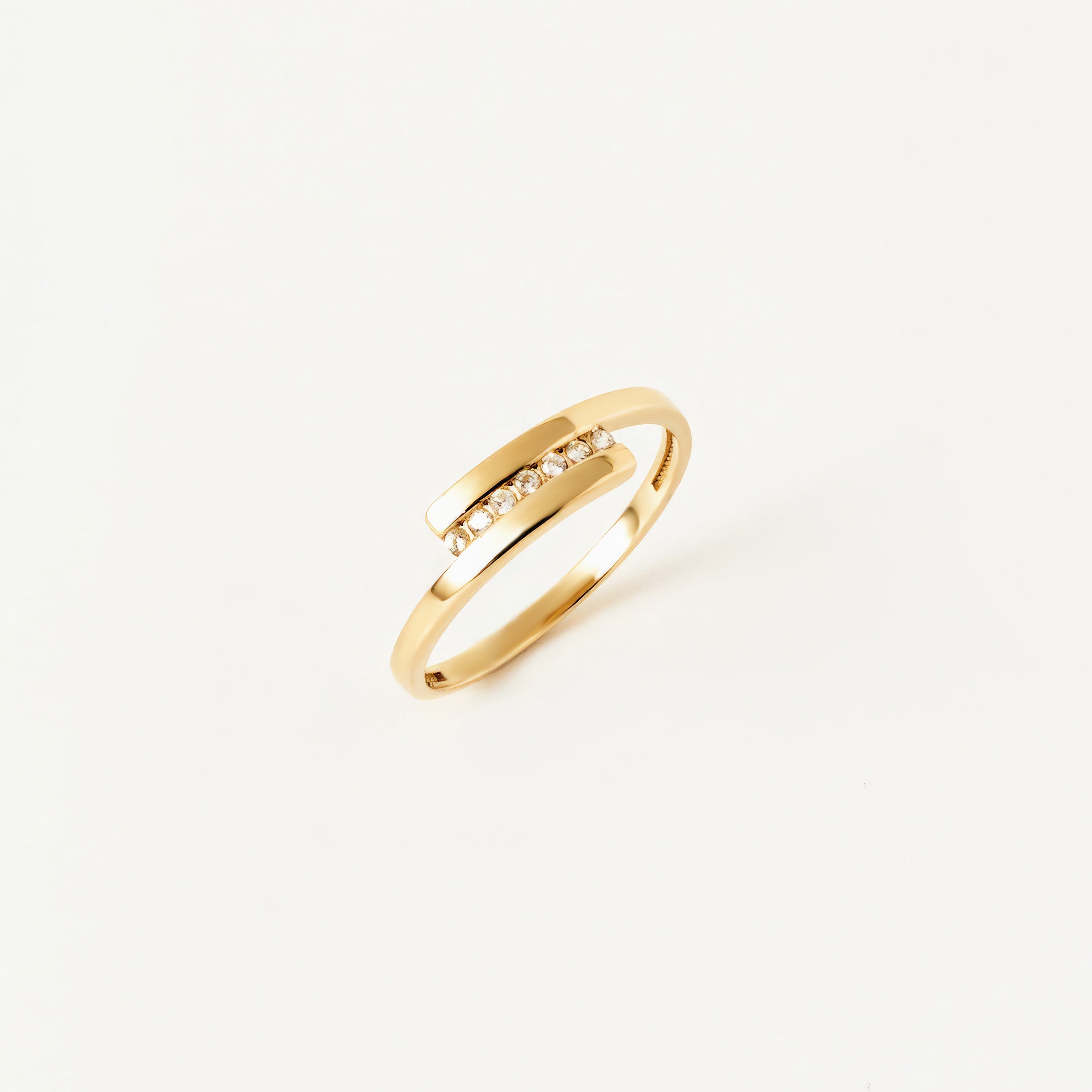 Minimalist Connected Band CZ Ring in 14K Gold