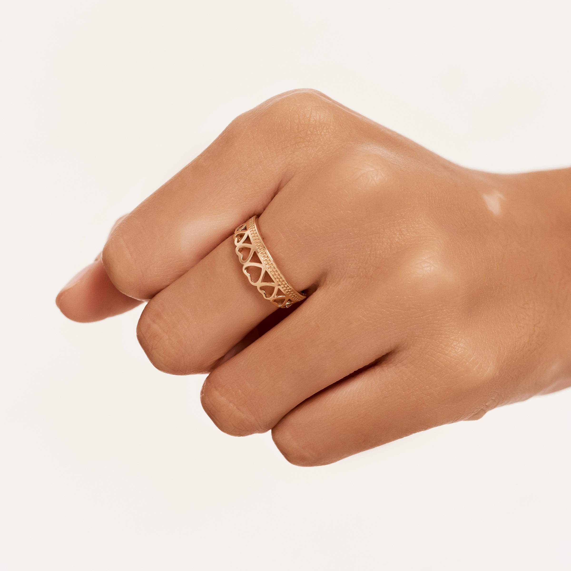 Heart Cutout Band in 14K Gold