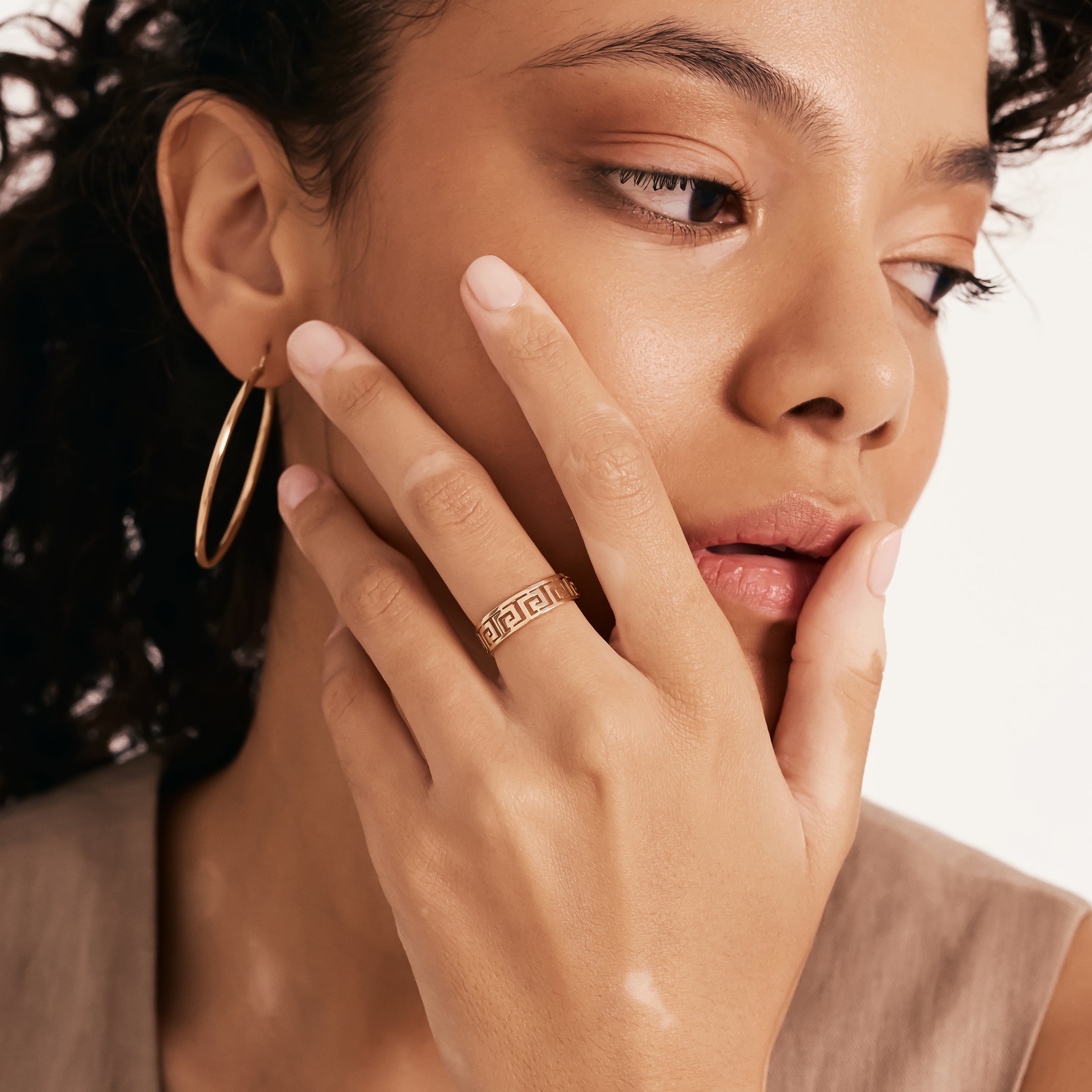 Geometric Loop Band Ring in 14K Gold