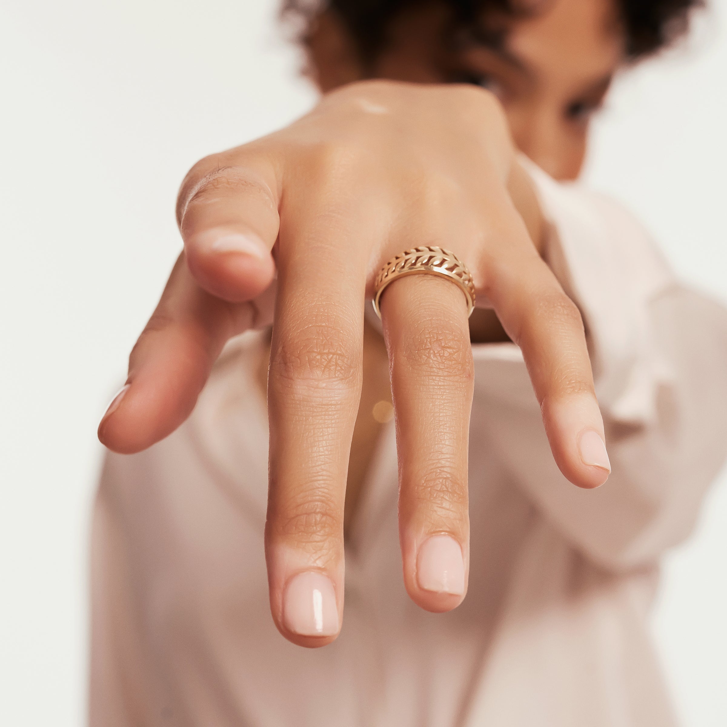 Leaf Pattern 14K Gold Band