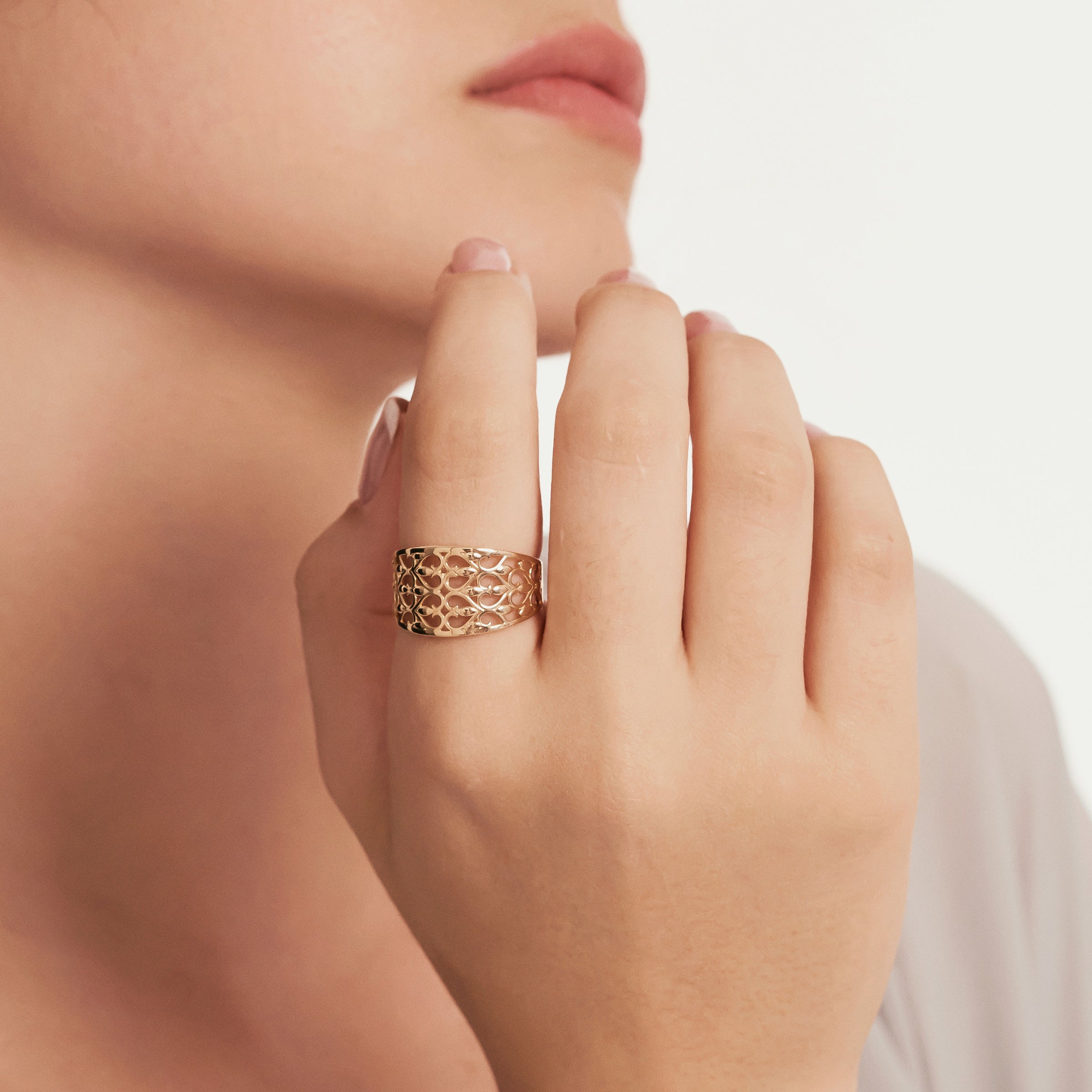 Filigree Heart Cutout 14K Gold Band Ring