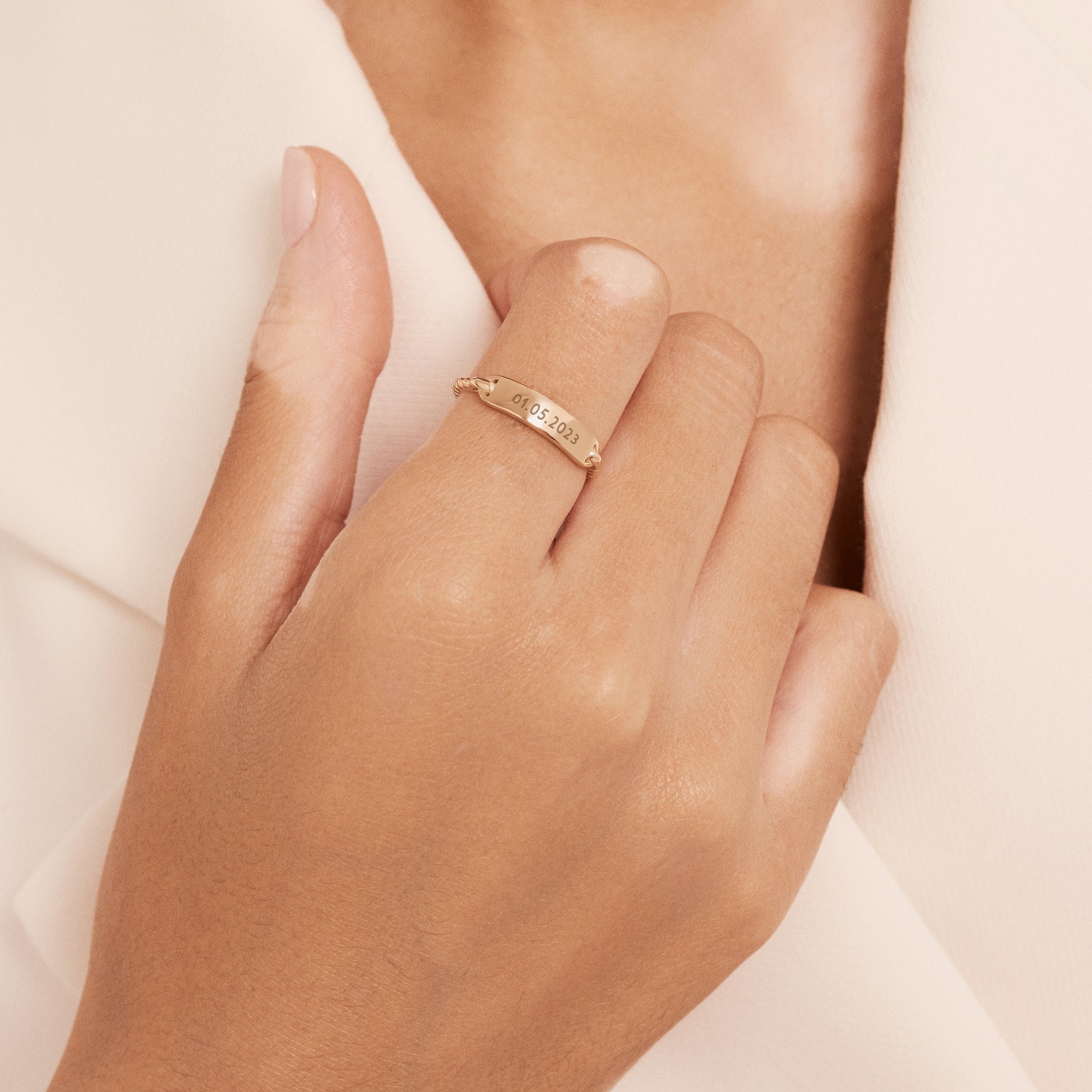 Minimalist Flat Band Ring in 14K Gold